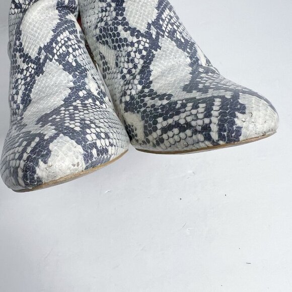 Steve Madden Rockstar White and Grey Snakeprint Snakeskin Studded Booties Size 9 - Picture 9 of 10